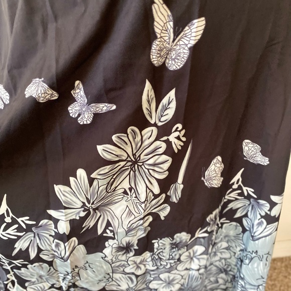 made with ❤️ FLORAL 🖤BLACK & WHITE🤍SLEEVELESS  DRESS  SIZE EXTRA SMALL🌟NWT🌟 - Picture 3 of 14